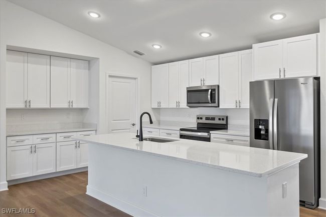 1258 Ne 40 Th St, House other with 4 bedrooms, 3 bathrooms and null parking in CAPE CORAL FL | Image 6