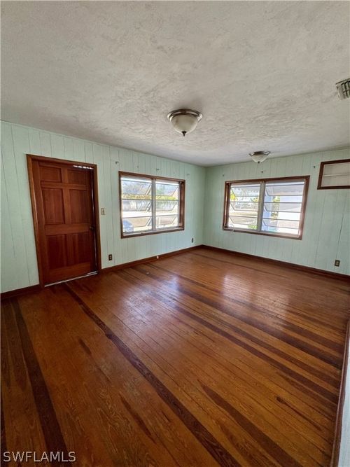 24 3rd St, BONITA SPRINGS, FL, 34134-7321 | Card Image