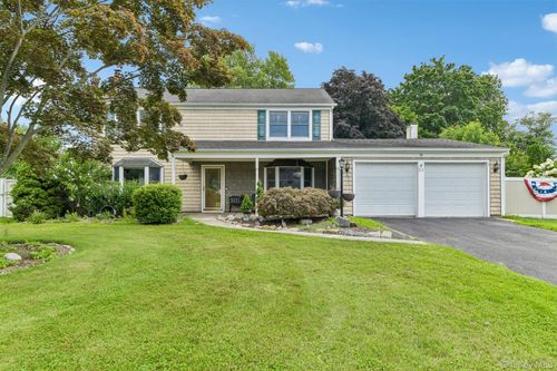 21 Manchester Ln, Stony Brook, NY, 11790-2803 | Card Image