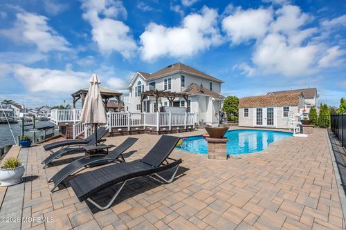 30 Peaksail Dr, Bayville, NJ, 08721-1528 | Card Image