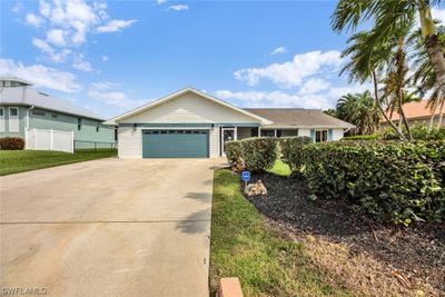 17651 Boat Club Drive, House other with 3 bedrooms, 2 bathrooms and null parking in Fort Myers FL | Image 1