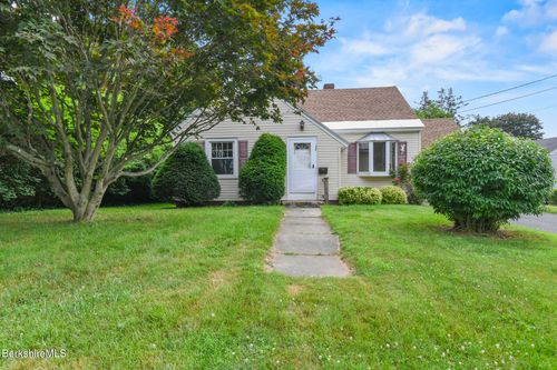 32 Kensington Ave, Pittsfield, MA, 01201-2813 | Card Image