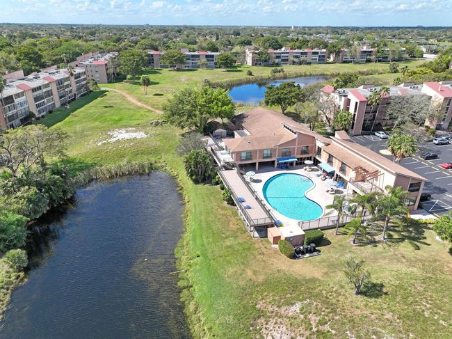 APT-301 - 7300 Lake Circle Dr, Condo with 2 bedrooms, 2 bathrooms and null parking in Margate FL | Image 33