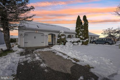 4 Harrogate Ln, Manchester, NJ, 08759-6817 | Card Image