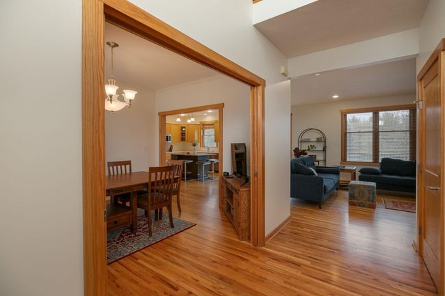 6-web-or-mls-06-Foyer.jpg | Image 6