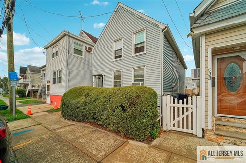 531 Penn St, Perth Amboy, NJ, 08861-3347 | Card Image