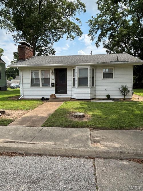 316 N Church Street, Belleville, IL, 62220 | Card Image