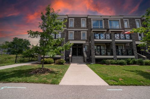 132-2 Dunsheath Way, Markham, ON, L6B1N3 | Card Image