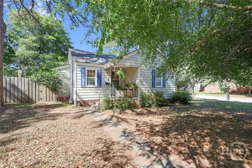 2224 E 38th St, Savannah, GA, 31404-3851 | Card Image