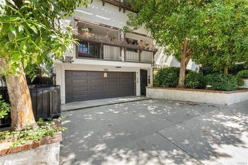 14207 Dickens St, Sherman Oaks, CA, 91423-4117 | Card Image