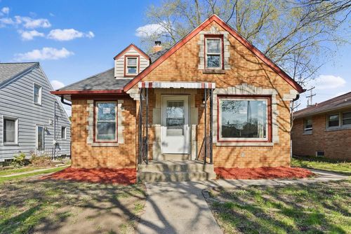 3766 N 77th Street, Milwaukee, WI, 53222 | Card Image