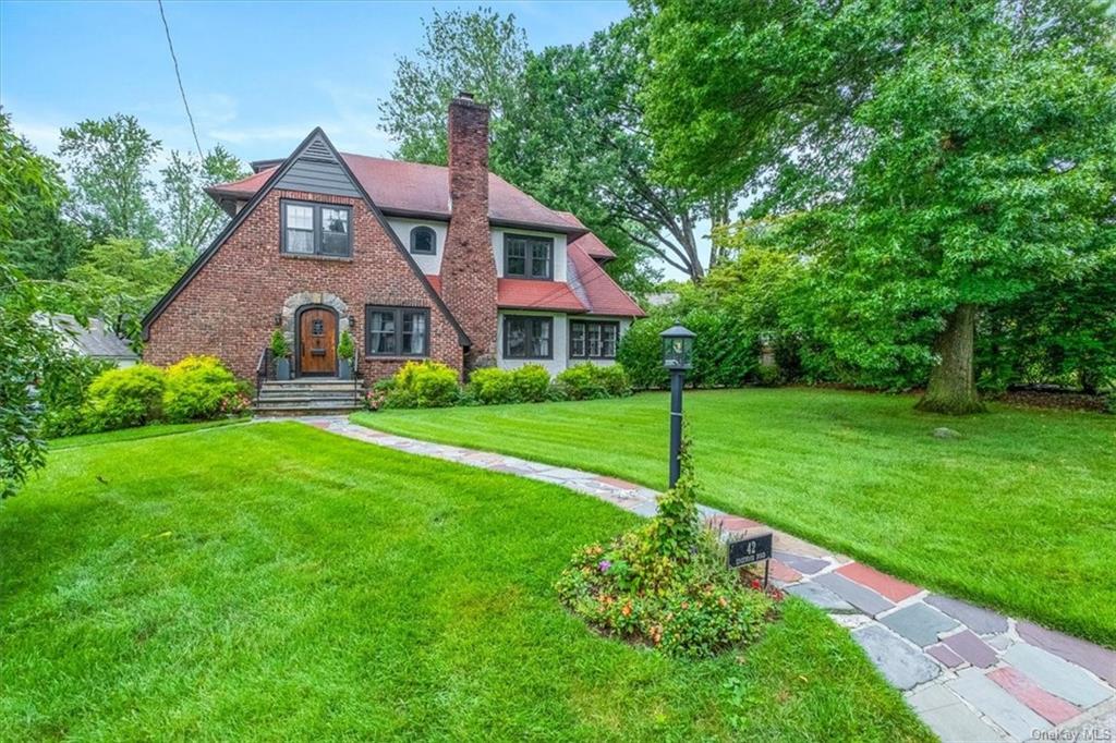 Edgewood Rd, Scarsdale, NY 10583
