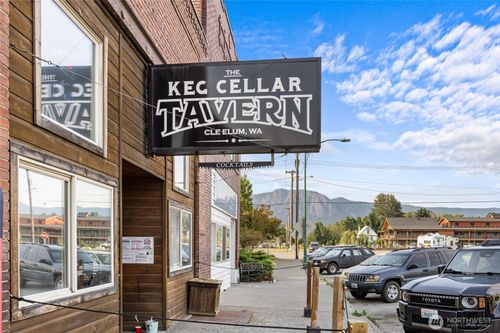112 N Pennsylvania Ave, Cle Elum, WA, 98922-1127 | Card Image