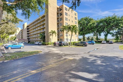 202-4570 Nw 18th Ave, Deerfield Beach, FL, 33064-1068 | Card Image