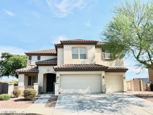 18 Blue Valley Dr, Henderson, NV, 89002-3366 | Card Image