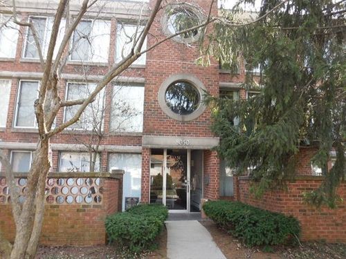 303-8050 Arbor Ln, Northfield, IL, 60093-3371 | Card Image