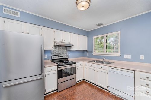 d-3001 Heathstead Pl, Charlotte, NC, 28210-9112 | Card Image
