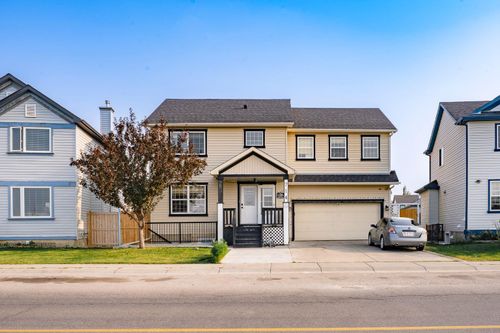 714 Martindale Blvd Ne, Calgary, AB, T3J3W3 | Card Image
