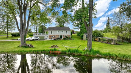 6541 Ackerson Lake Rd, Jackson, MI, 49201-9828 | Card Image