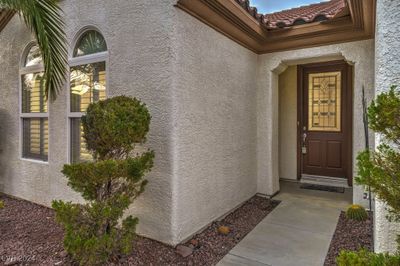 Upgraded Front Door w/Leaded Glass Insert | Image 3