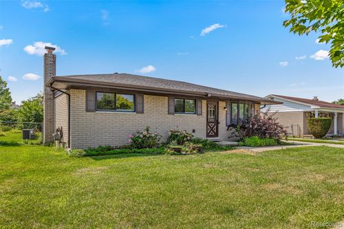 20227 Roche Rd, Brownstown Twp, MI, 48183-4824 | Card Image
