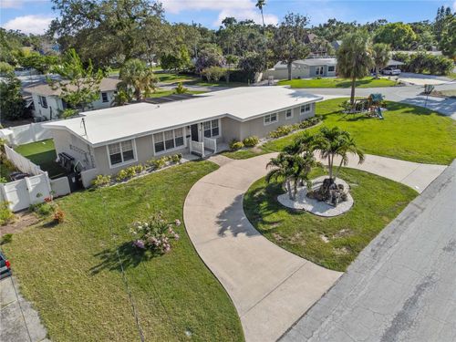 327 Sunny Ln, BELLEAIR, FL, 33756-1051 | Card Image