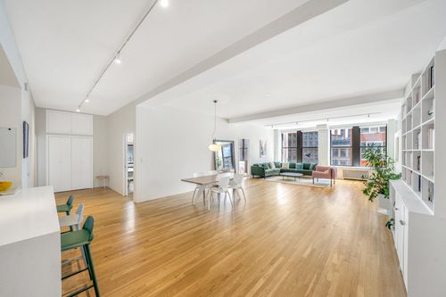 6b-252 W 30th St, New York, NY, 10001-4946 | Card Image