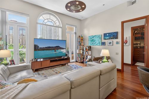 501-427 Launiu St, Honolulu, HI, 96815-6006 | Card Image