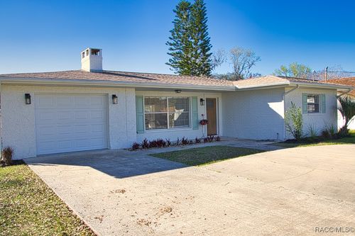 1300 4th Ave, Crystal River, FL, 34429-4927 | Card Image