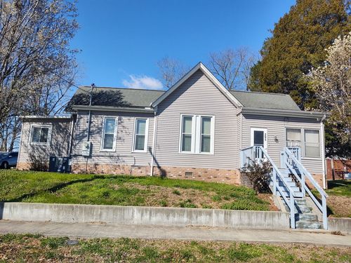201 S 4th St, Vienna, IL, 62995-1735 | Card Image