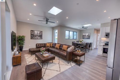 4202 Telegraph Ave, Oakland, CA, 94609-2408 | Card Image