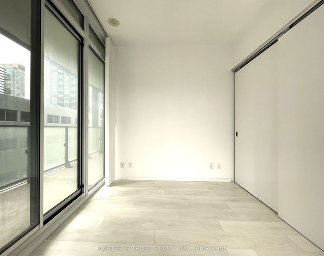 809 - 125 Peter St, Condo with 2 bedrooms, 1 bathrooms and 1 parking in Toronto ON | Image 11