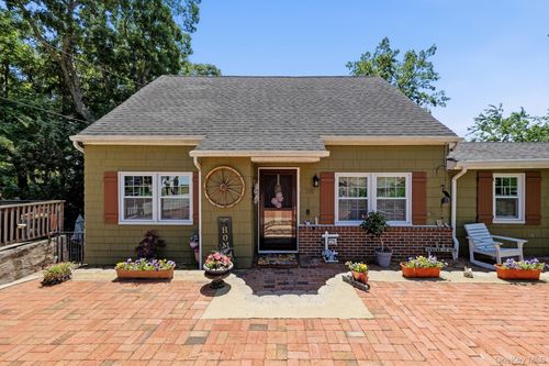 36 Sayville Rd, Sound Beach, NY, 11789-2819 | Card Image
