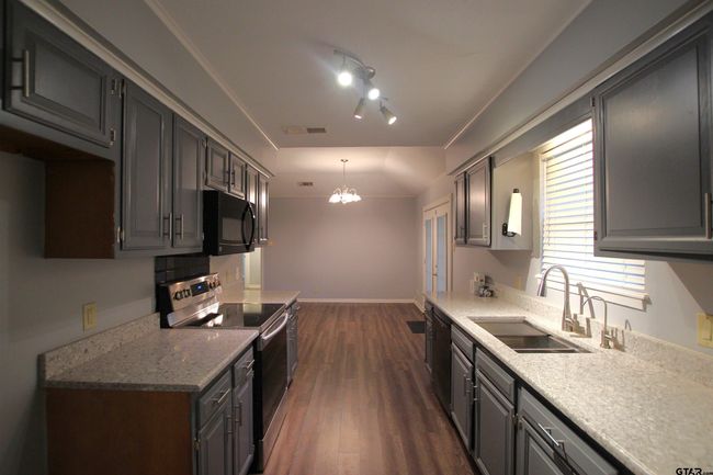 305 Lakeview St, House other with 3 bedrooms, 2 bathrooms and null parking in Whitehouse TX | Image 5