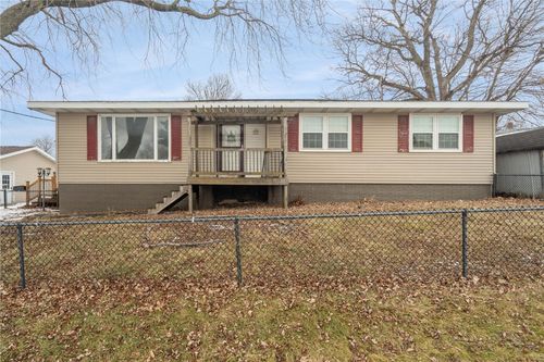 107 Washington St, Center Point, IA, 52213-9351 | Card Image