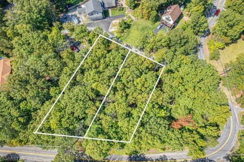 7 Split Rock Ln, Sussex, NJ, 07461 | Card Image