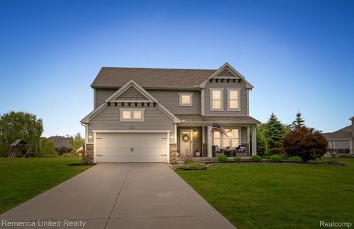 287 Shinnecock Dr, Brighton, MI, 48114-8833 | Card Image