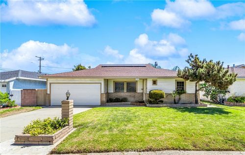 6330 Knight Ave, Long Beach, CA, 90805-3840 | Card Image