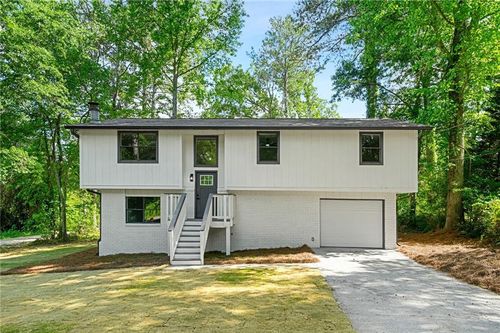 125 Woodbine Dr, Carrollton, GA, 30117-8242 | Card Image
