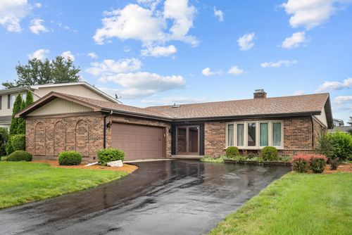 911 W Willow Ln, Mount Prospect, IL, 60056-4159 | Card Image