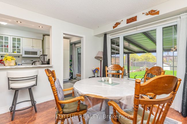 134 Royal Salisbury Way, House attached with 3 bedrooms, 2 bathrooms and 2 parking in Brampton ON | Image 9