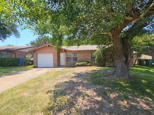 736 Lisa Ln, Cedar Hill, TX, 75104-1776 | Card Image