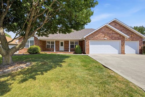 1611 E Barnes St, Ozark, MO, 65721-6668 | Card Image