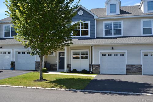133 Halley Dr, Center Moriches, NY, 11934-1023 | Card Image