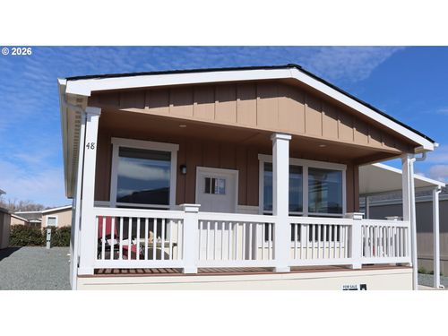 48-3555 S Pacific Hwy, Medford, OR, 97501-8833 | Card Image