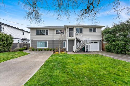 4345 Shelbourne St, Saanich, BC, V8N3G4 | Card Image