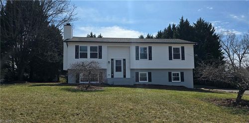 3317 Coventry Forest Ln, King, NC, 27021-8203 | Card Image