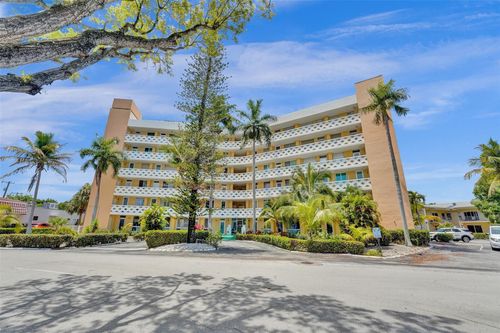 304-2400 Ne 9th St, Fort Lauderdale, FL, 33304-3571 | Card Image