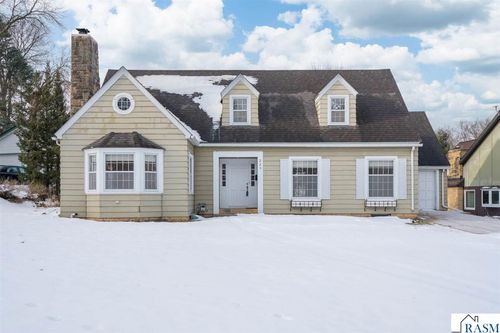 225 Oak Knoll Blvd, Mankato, MN, 56001-2614 | Card Image