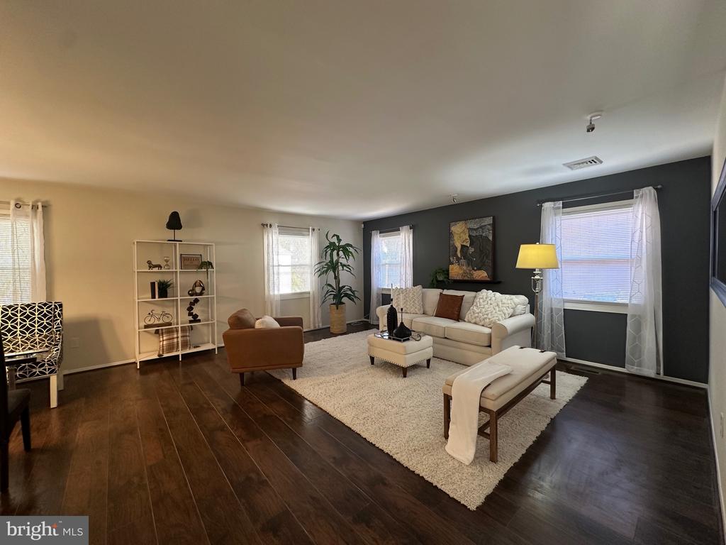 Clearwater Dr, Willingboro, NJ 08046